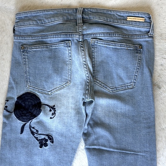 Pilcro Hyphen embroidered jeans - Picture 14 of 16